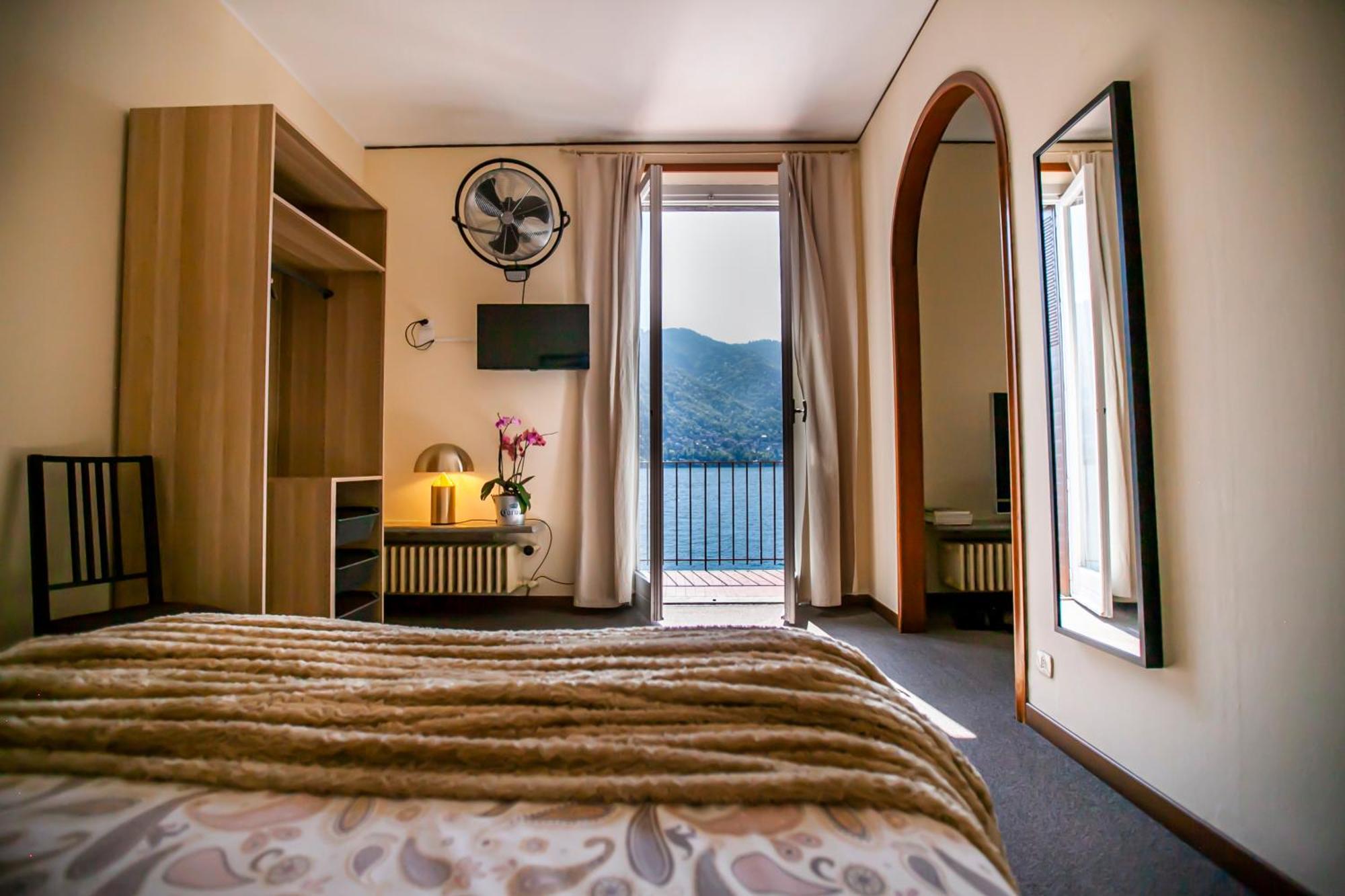 Darsena Di Riva Grande Moltrasio Exterior foto