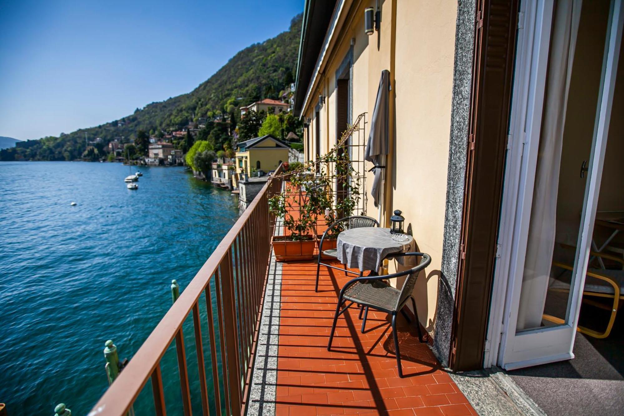 Darsena Di Riva Grande Moltrasio Exterior foto